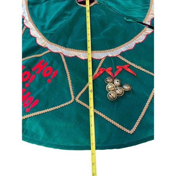 Vintage Green Velvet Appliqued Christmas Tree Skirt 43” - Picture 10 of 10